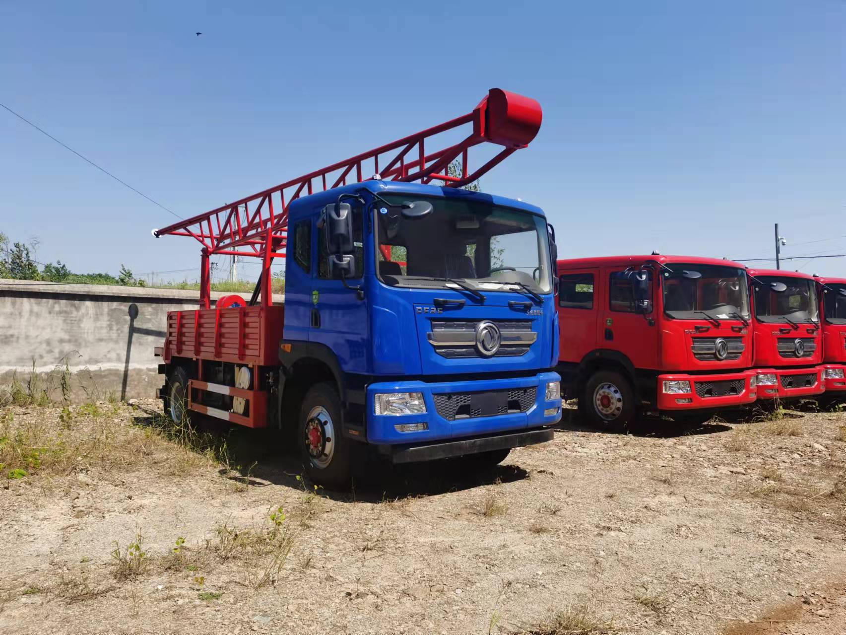 東風多利卡6缸汽車鉆機